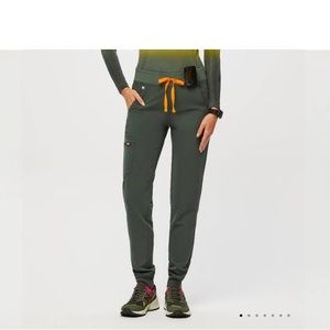 Figs Zamora Scrub Bottoms in Moss